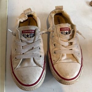 Converse Low Top Sneakers in Off-White with Red Accent